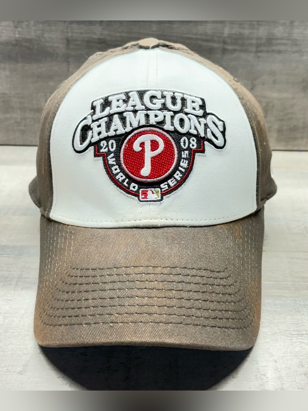 New Era Two-Tone Brown and White 'League Champions' Philadelphia Phillies Cap - Picture 3 of 7